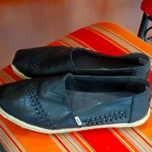 Tom's black leather espadrill size 8.5